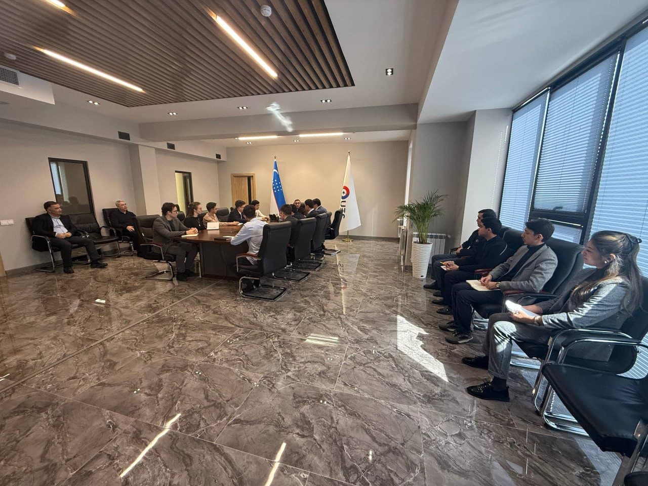 Rahbar va yoshlar uchrashuvi